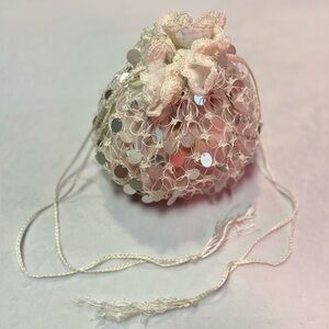 Vintage Y2K Cream Lace Wristlet